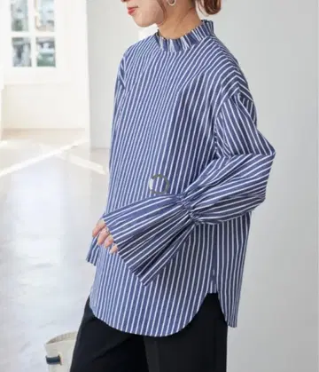 2025 SS Spick and Span 코튼 포플린 택 프릴 블라우스