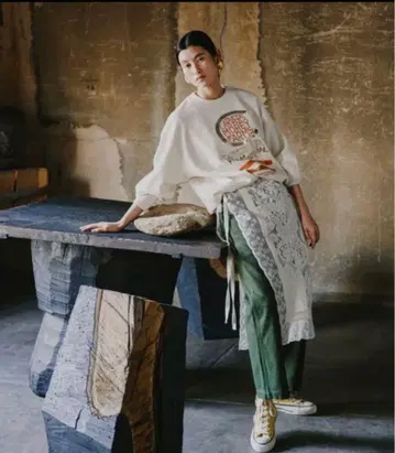 프리다 freada 로고 맨투맨 오버 사이즈