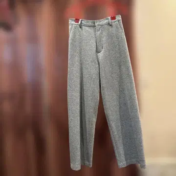 스카이블루에 그레이가 섞인 스트레이트 울 팬츠