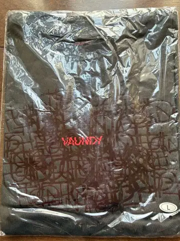 VAUNDY 블랙 T셔츠 L 사이즈