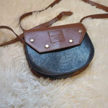 니나리치 숄더백 브라운/블랙