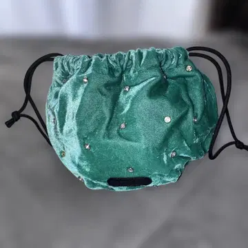 OUTDOOR 벨벳 그린 복조리백 핸드백