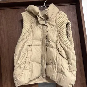 베이지 다운 베스트