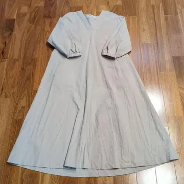 nano 베이지 V넥 롱 원피스