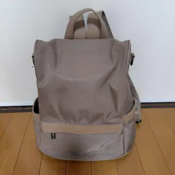 베이지 나일론 백팩