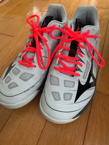 미즈노 테니스화 화이트/블랙/오렌지