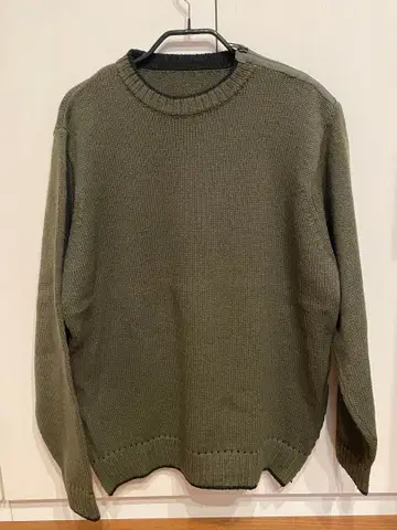 올리브 그린 니트 스웨터 지퍼 포함 이탈리아제 사이즈 L