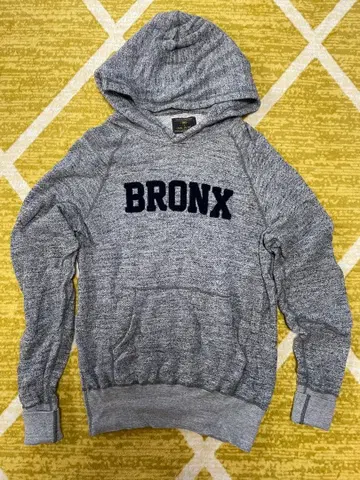 TMT x MR. OLIVE BRONX 후드티 그레이