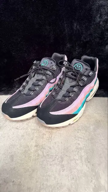 에어 맥스 95 블랙/핑크/터콰이즈