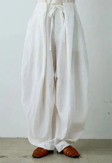 디자인 턱 와이드 팬츠