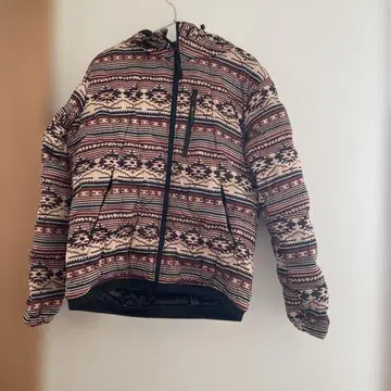 후드 부착 다운 자켓