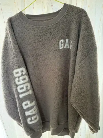 GAP 플리스 맨투맨 모카 그레이