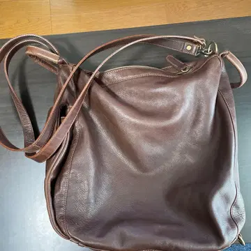 브라운 가죽 숄더백
