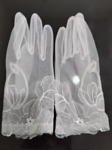 THE TREAT DRESSING 꽃무늬 숏 웨딩 그로브