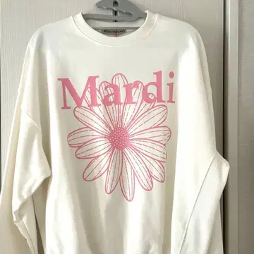 택 포함 미사용 새상품 Mardi 화이트 맨투맨