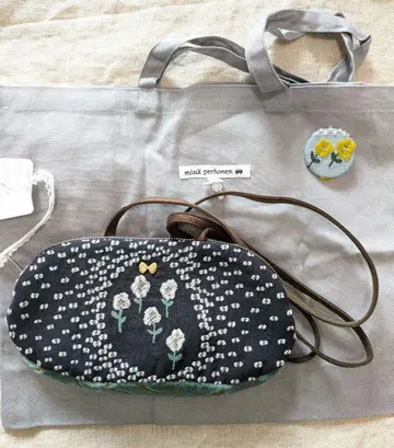 미나 페르호넨 코페 백, 브로치 세트