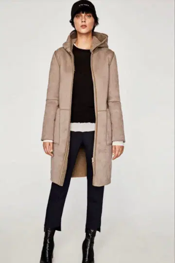 ZARA 베이지 무스탕풍 롱 코트 후드 부착