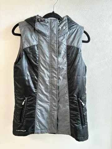 새상품급 UNDER ARMOR 언더아머 베스트 얇은 소재 다운 자켓