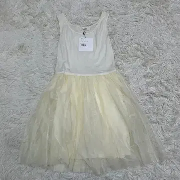 택 포함 새상품 ROPE' 로페 슬리브리스 튤 원피스 아이보리