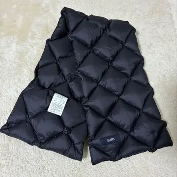 [ 새상품급 ] SHIPS 블랙 볼륨 다운 머플러 남녀 공용