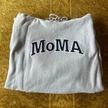 MoMA 후드 부착 맨투맨 그레이