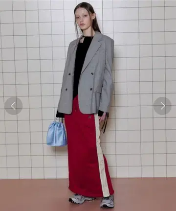 라인 저리 스커트