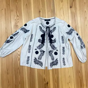 ZARA WOMAN 자수 블라우스 L 사이즈 화이트 네이비