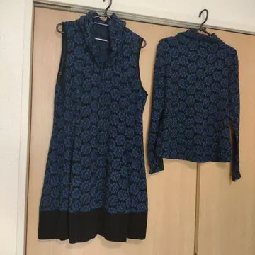 파랑과 블랙 꽃무늬 셋업