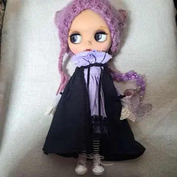 네오 브라이스 본체 아웃핏 포함 밀크티색