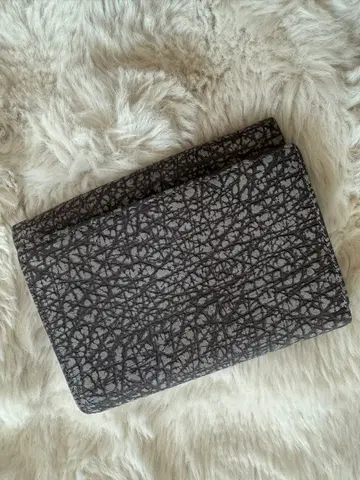 그레이 클레이지 패턴 장지갑