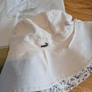 CROCODILE 버킷햇 화이트