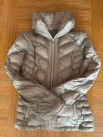 마이클코어스 라이트 다운 자켓 퀼팅 베이지 골드 XS