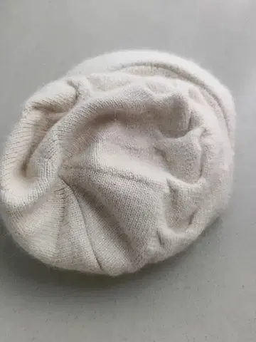 화이트 케이블 짜임 베레모