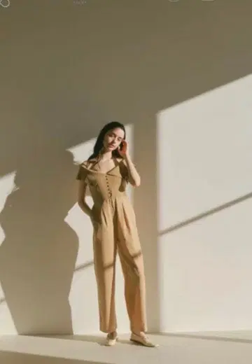 RIELLE RICHE 베이지 오프숄더 올인원