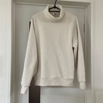 유니클로 U 맨투맨 터틀넥