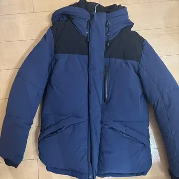 네이비 다운 자켓 후드 부착