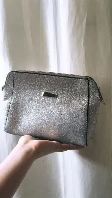 실버 글리터 숄더백