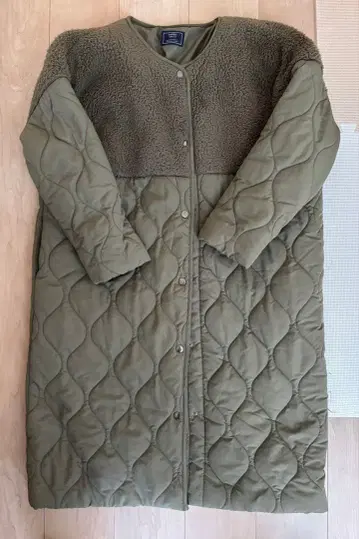 MARBLE WALTZ 카키 퀼팅 롱 기장 코트