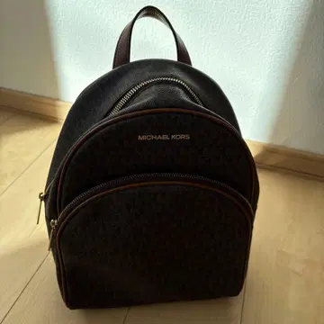 MICHAEL KORS 다크 브라운 백팩