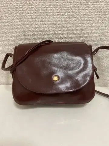 브라운 가죽 숄더백