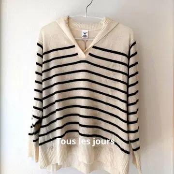 스트라이프 V넥 니트 스웨터