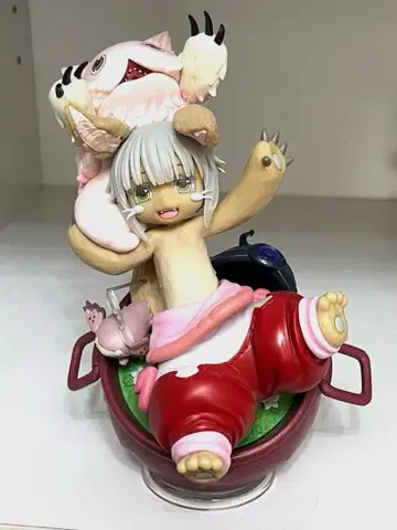 메이드 인 어비스 열일의 황금향 나나치 피규어