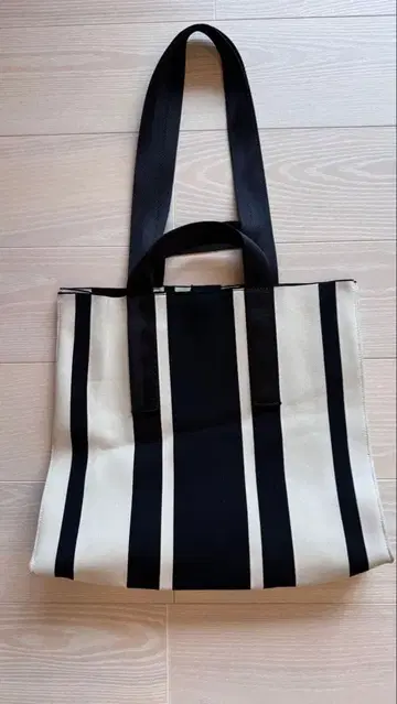 ZARA 스트라이프 니트 토트백