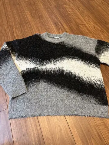 ZARA 니트 스웨터
