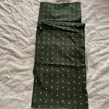 쿠루메 카스리 기모노 짙은 녹색 계열 화이트, 스카이블루 도트 무늬