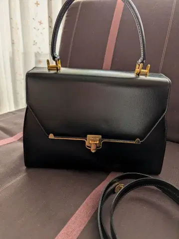 BALLY 블랙 가죽 핸드백
