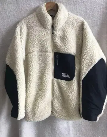 새상품급 퍼스트 다운 보아 자켓 흰색 화이트