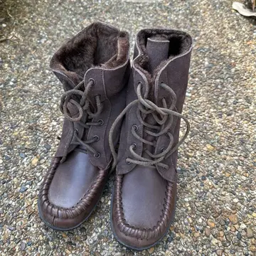 브라운 스웨이드 어그 부츠