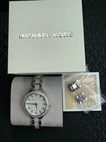 MICHAEL KORS 실버 손목시계