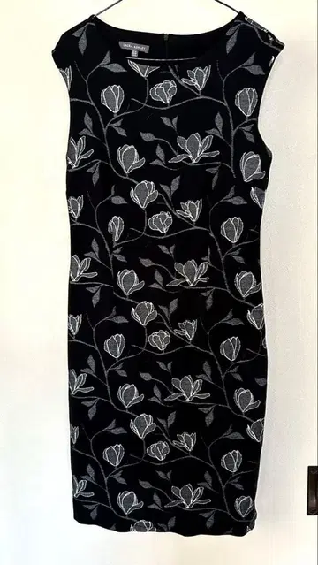 LAURA ASHLEY 로라 애슐리 원피스 꽃무늬 모노톤